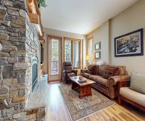 Photo 4 - Mammoth Green 120 Pet-Friendly, Cozy and Bright, Walk to Eagle Lodge