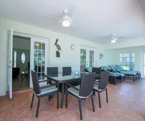 Photo 2 - Four Bedroom Comfort Villa 4668