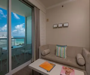 Photo 5 - Fontainebleau Tresor Bay/Ocean View Junior Suite