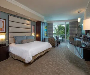 Photo 3 - Fontainebleau Sorrento Pool View Junior Suite