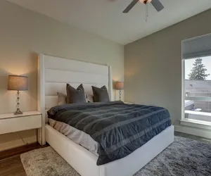 Photo 4 - Ruby Peak Spacious & Comfortable Home - 30 day minimum