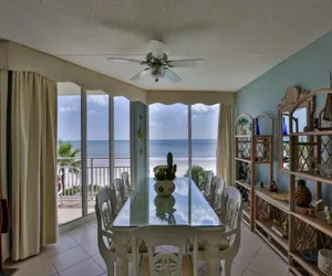 Photo 5 - Spacious Oceanfront Condo with 3 Baths