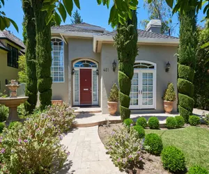 Photo 3 - Close to Stanford & Tech! Elegantly Furnished 4BR Home