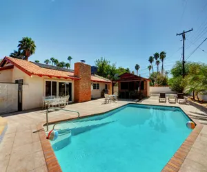 Photo 2 - Las Vegas Elegance! Pool Table & Sparkling Pool!