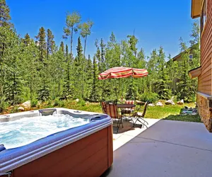 Photo 2 - Lone Hand Lodge