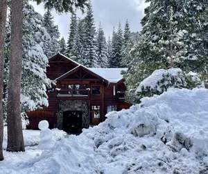 Photo 2 - Luxury Chalet with Hot Tub in Private Setting - Tahoe Donner