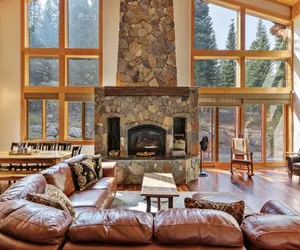 Photo 5 - Luxury Chalet with Hot Tub in Private Setting - Tahoe Donner