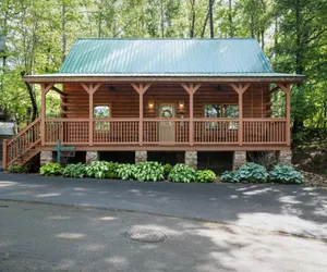 Photo 2 - Black Bear Retreat - Large Rustic Cabin Perfect for Families!