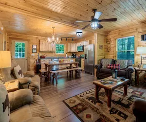 Photo 5 - Black Bear Retreat - Large Rustic Cabin Perfect for Families!