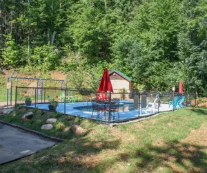 Photo 4 - Black Bear Retreat - Large Rustic Cabin Perfect for Families!