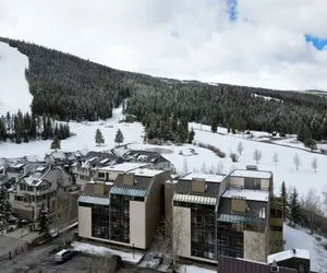 Photo 3 - Spacious East Village Condo - Easy Walk to Super Bee - WH204