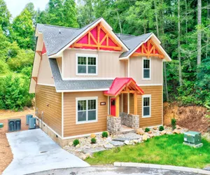 Photo 2 - A Breath of Fresh Air Chalet with Hot Tub and Double-Sided Fireplace