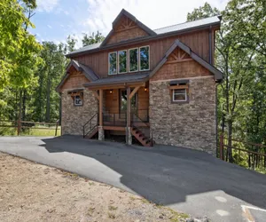 Photo 2 - Iron Mountain Lodge