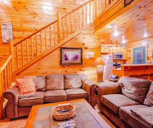 Photo 4 - Ridgeview Retreat Seclude Cabin includes WiFi, Cable, and Charcoal Grill