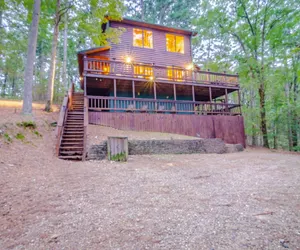 Photo 2 - Ridgeview Retreat Seclude Cabin includes WiFi, Cable, and Charcoal Grill