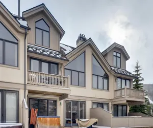 Photo 4 - 3BR Townhome- Walk to Slopes
