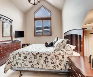 Photo 3 - 3BR Townhome- Walk to Slopes