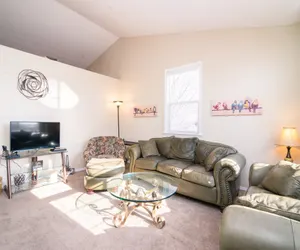 Photo 2 - Charming Ogden Town home,  25 min to Snowbasin Ski Resort