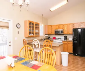 Photo 5 - Charming Ogden Town home,  25 min to Snowbasin Ski Resort