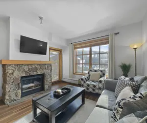 Photo 3 - Inviting and Spacious Condo In The Heart of Center Village - PP416