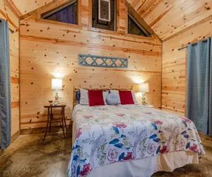 Photo 3 - Stained Glass Hill  Free WiFi, Parking Onsite, Private Hot Tub, and BBQ