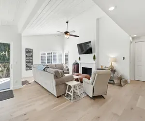Photo 2 - Beachfront Townhome in Solana Beach features Private Den SS166