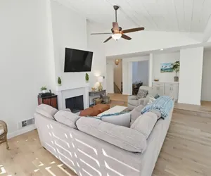 Photo 4 - Beachfront Townhome in Solana Beach features Private Den SS166