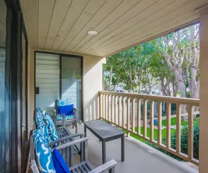 Photo 3 - Beachfront Townhome in Solana Beach features Private Den SS166