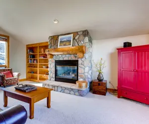 Photo 3 - 3Br Townhome with Mountain Views & Garage