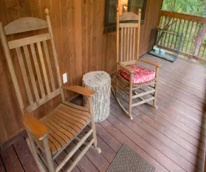 Photo 3 - Sugar Bear Lodge with Hot Tub and Free WiFi