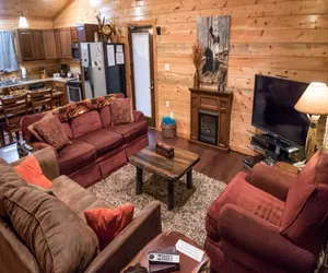 Photo 4 - Sugar Bear Lodge with Hot Tub and Free WiFi