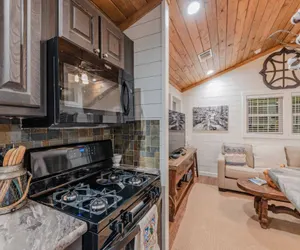 Photo 5 - Magnolia Gem with Private Grill and Free WiFi