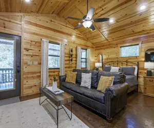Photo 5 - Bout Time Cabin  with Free WiFi and Private Hot Tub