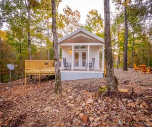 Photo 5 - Little Lodge with Hot Tub on the Back Deck