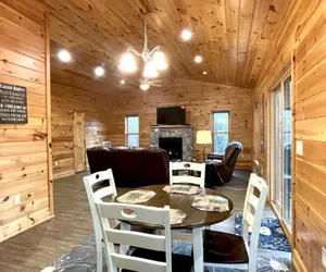 Photo 4 - Charming, pet friendly cabin, perfect for fishing, family, hiking and R&R!