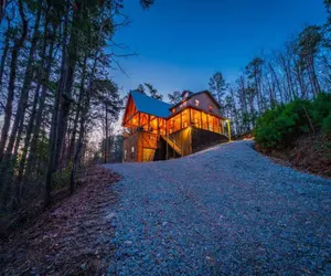 Photo 2 - Mountain Fork Lodge with WiFi and Fire Pit