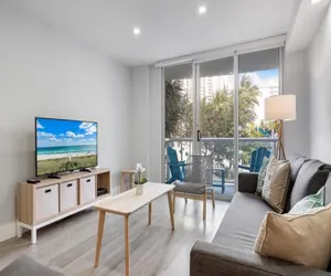 Photo 2 - 3BR Luxury Condo with Pool Across from Beach