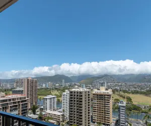 Photo 3 - 21st Floor Condo With View of Ko'olau Mountains and the Ala Wai Canal