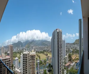 Photo 4 - 21st Floor Condo With View of Ko'olau Mountains and the Ala Wai Canal