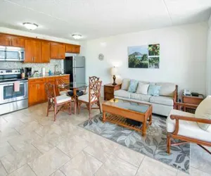 Photo 3 - Deluxe Panoramic Mountain View Condo - 37th Floor, Free parking & Wifi