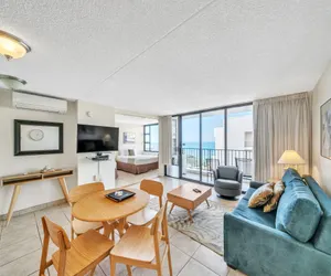 Photo 4 - Waikiki Banyan Condo With Panoramic 37th Floor Ocean Views