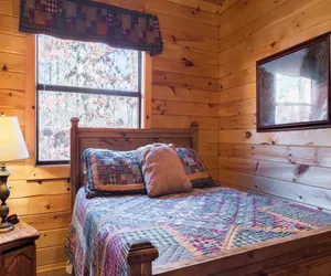 Photo 4 - Deer Trail includes Sunken Hot Tub &  Wood Fireplace
