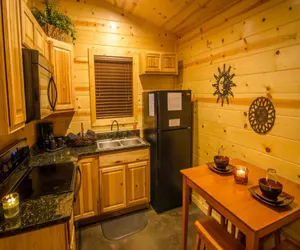 Photo 2 - Sunsettin Cabin with Fireplace, Free WiFi, Hot tub