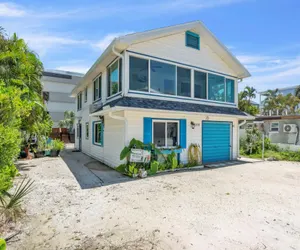 Photo 2 - Conch Cottage