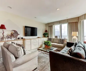 Photo 2 - Spacious Oceanfront Penthouse Villa