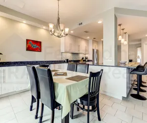 Photo 5 - Spacious Oceanfront Penthouse Villa