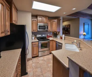 Photo 4 - Spacious & Cozy Condo With Wood Fireplace