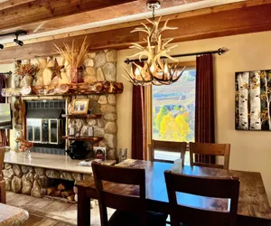 Photo 3 - Spacious & Cozy Condo With Wood Fireplace