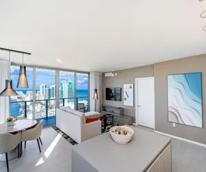 Photo 5 - Private 2BR Bay/Ocean Views at Hyde Beach House