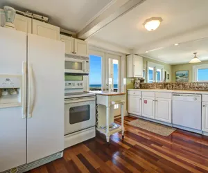 Photo 5 - Rustic Ocean Front Cottage